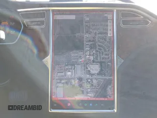 2018 Tesla Model S 75D z VIN 5YJSA1E23JF246601, wystawiony jako IAAI lot #40774603 z przebiegiem 55 697 mil mil oraz . Historia ofert i sprzedaży dostępna na DreamBid. Obrazek 18.