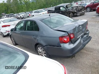 2010 Volkswagen Jetta SE с VIN 3VWRZ7AJ3AM158356, выставлен на аукционе IAAI как лот 42222303 с пробегом 223 436 миль миль и . История ставок и продаж доступна на DreamBid. Изображение 3.