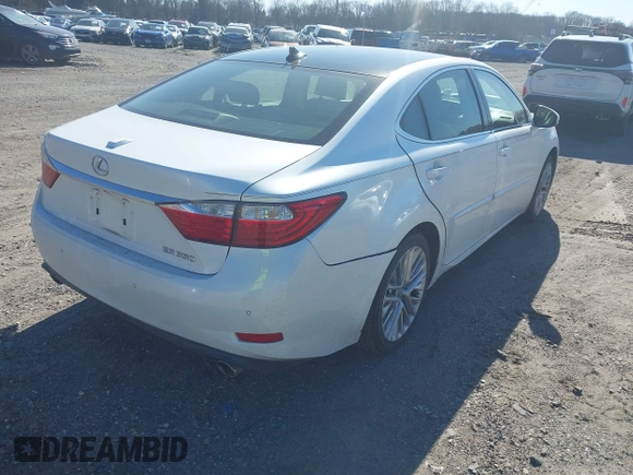 2013 Lexus ES 4dr Sdn with VIN JTHBK1GGXD2077804, listed as a IAAI auction lot 41748571 with 88,000 mi miles. Bid and sale history available at carsss.com. Image 4.