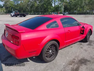 2008 Ford Mustang Deluxe с VIN 1ZVHT80N185150814, выставлен на аукционе IAAI как лот 42216084 с пробегом 140 271 миль миль и . История ставок и продаж доступна на DreamBid. Изображение 4.
