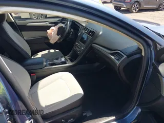 2019 Ford Fusion SE with VIN 3FA6P0HD6KR177660, listed as a IAAI auction lot 42164831 with 66,585 mi miles and . Bid and sale history available at DreamBid. Image 5.
