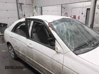 2008 Kia Spectra SX with VIN KNAFE121085566646, listed as a IAAI auction lot 41982332 with 67,270 mi miles. Bid and sale history available at carsss.com. Image 6.