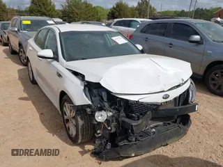 2017 Kia Optima LX z VIN 5XXGT4L39HG133028, wystawiony jako IAAI lot #41957226 z przebiegiem 92 366 mil mil oraz . Historia ofert i sprzedaży dostępna na DreamBid. Obrazek 1.