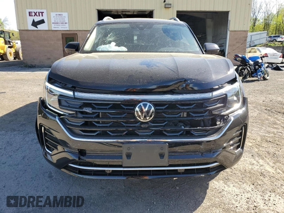 2024 Volkswagen Atlas SEL Premium R-Line with VIN 1V2FR2CA5RC600331, listed as a Copart auction lot 55237615 with 13,796 mi miles and Salvage title. Bid and sale history available at DreamBid. Image 5.