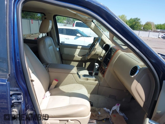 2008 Ford Explorer Eddie Bauer with VIN 1FMEU64E28UA00911, listed as a IAAI auction lot 42187858 with 187,368 mi miles. Bid and sale history available at carsss.com. Image 5.