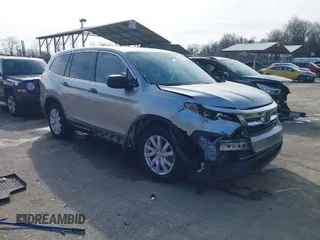 2019 Honda Pilot LX with VIN 5FNYF5H13KB031050, listed as a IAAI auction lot 41529822 with 51,328 mi miles. Bid and sale history available at carsss.com. Image 1.