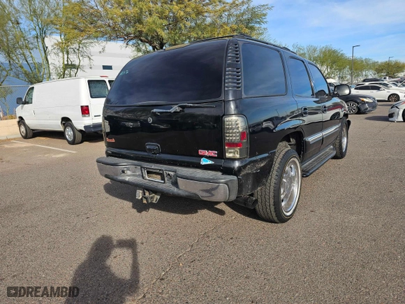 2002 GMC Yukon SLT with VIN 1GKEC13T22R316561, listed as a Copart auction lot 89024935 with 235,402 mi miles and Clean Title. Bid and sale history available at carsss.com. Image 4.