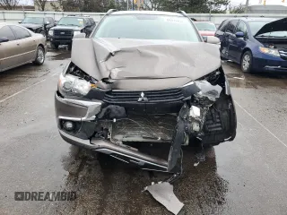 2017 Mitsubishi Outlander SEL с VIN JA4AP4AW3HZ026300, выставлен на аукционе Copart как лот 86412294 с пробегом 68 435 миль миль и Списание • Salvage title. История ставок и продаж доступна на DreamBid. Изображение 5.