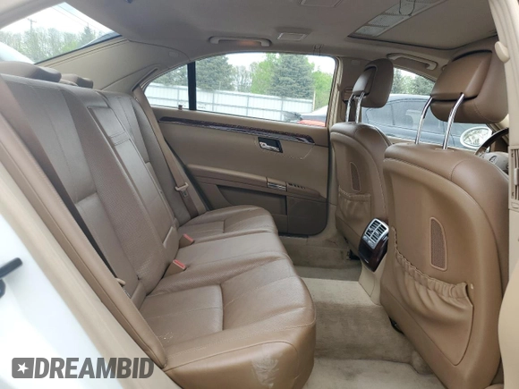 2008 Mercedes-Benz S 550 z VIN WDDNG86X38A207840, wystawiony jako Copart lot #57403945 z przebiegiem 132 025 mil mil oraz Czysty tytuł • Clean title. Historia ofert i sprzedaży dostępna na DreamBid. Obrazek 10.
