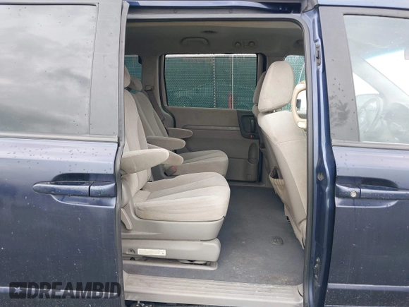 2009 Kia Sedona LX with VIN KNDMB233696278019, listed as a IAAI auction lot 41983960 with 153,083 mi miles. Bid and sale history available at carsss.com. Image 8.