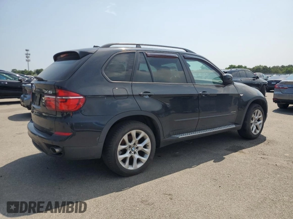 2012 BMW X5 35i z VIN 5UXZV4C55CL765391, wystawiony jako Copart lot #63816295 z przebiegiem 105 853 mil mil oraz Czysty tytuł • Clean title. Historia ofert i sprzedaży dostępna na DreamBid. Obrazek 3.