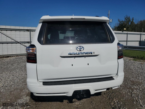 2024 Toyota 4Runner TRD Sport with VIN JTEAU5JR4R5314555, listed as a Copart auction lot 81138634 with 10,467 mi miles and Clean Title. Bid and sale history available at carsss.com. Image 6.
