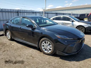 2025 Toyota Camry LE z VIN 4T1DAACK5SU517822, wystawiony jako Copart lot #55895755 z przebiegiem Nie podano mil oraz Szkoda całkowita • Salvage title. Historia ofert i sprzedaży dostępna na DreamBid. Obrazek 4.