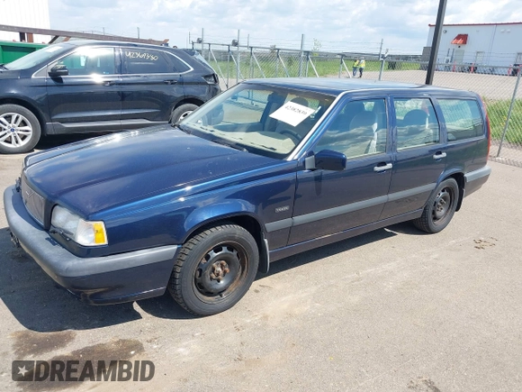 1996 Volvo 850 с VIN YV1LW5549T2227310, выставлен на аукционе IAAI как лот 42382839 с пробегом 187 485 миль миль и . История ставок и продаж доступна на DreamBid. Изображение 2.