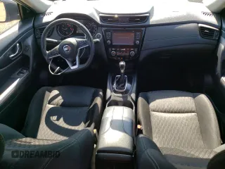 2017 Nissan Rogue SV z VIN KNMAT2MT4HP568539, wystawiony jako Copart lot #60265775 z przebiegiem 140 240 mil mil oraz Szkoda całkowita • Salvage title. Historia ofert i sprzedaży dostępna na DreamBid. Obrazek 8.