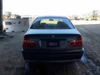 2002 BMW 3 Series 325i with VIN WBAEV33462KL78187, listed as a Copart auction lot 43012705 with 165,262 mi miles and Clean Title. Bid and sale history available at carsss.com. Image 6.