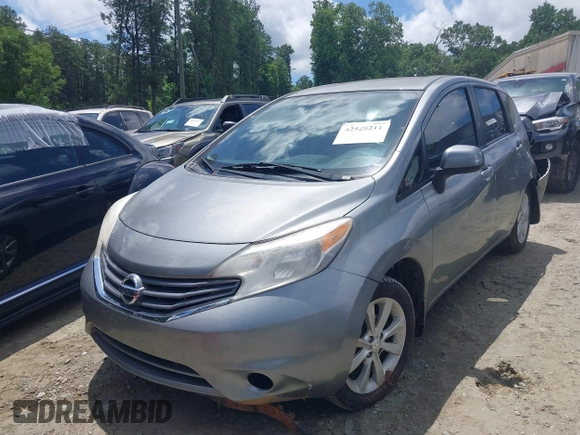 2014 Nissan Note S Plus z VIN 3N1CE2CP3EL351811, wystawiony jako IAAI lot #42528211 z przebiegiem 104 608 mil mil oraz . Historia ofert i sprzedaży dostępna na DreamBid. Obrazek 2.
