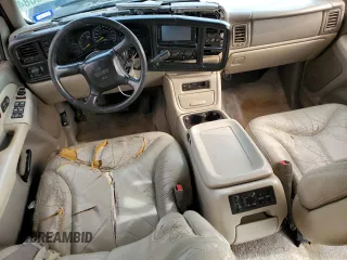 2000 GMC Yukon SLT with VIN 1GKEK13T3YJ202112, listed as a Copart auction lot 71713084 with 303,866 mi miles and Salvage Title. Bid and sale history available at carsss.com. Image 8.