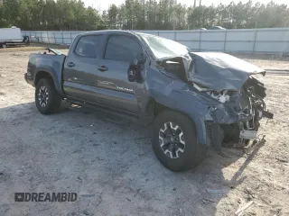 2017 Toyota Tacoma SR5 z VIN 3TMCZ5AN2HM057612, wystawiony jako Copart lot #48394765 z przebiegiem 106 579 mil mil oraz Szkoda całkowita • Salvage title. Historia ofert i sprzedaży dostępna na DreamBid. Obrazek 4.