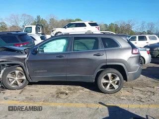2019 Jeep Cherokee Limited с VIN 1C4PJLDB2KD143844, выставлен на аукционе IAAI как лот 41597887 с пробегом 134 906 миль миль и . История ставок и продаж доступна на DreamBid. Изображение 14.