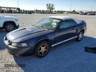 2002 Ford Mustang Deluxe z VIN 1FAFP44422F158128, wystawiony jako Copart lot #47967305 z przebiegiem 104 210 mil mil oraz Szkoda całkowita • Salvage title. Historia ofert i sprzedaży dostępna na DreamBid. Obrazek 1.