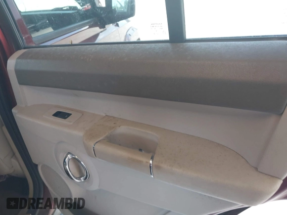 2007 Jeep Commander Overland z VIN 1J8HH68297C592567, wystawiony jako IAAI lot #42591274 z przebiegiem 254 555 mil mil oraz . Historia ofert i sprzedaży dostępna na DreamBid. Obrazek 13.