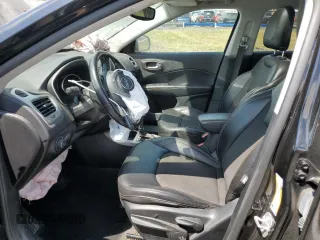 2020 Jeep Compass Latitude z VIN 3C4NJDBB8LT217957, wystawiony jako Copart lot #55413295 z przebiegiem 103 659 mil mil oraz Szkoda całkowita • Salvage title. Historia ofert i sprzedaży dostępna na DreamBid. Obrazek 7.