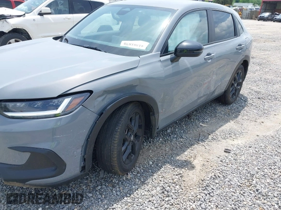 2024 Honda HR-V Sport z VIN 3CZRZ2H52RM763246, wystawiony jako IAAI lot #42301870 z przebiegiem 12 208 mil mil oraz . Historia ofert i sprzedaży dostępna na DreamBid. Obrazek 6.