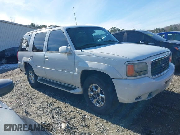 2000 Cadillac Escalade z VIN 1GYEK13R1YR115692, wystawiony jako IAAI lot #41300434 z przebiegiem 431 564 mil mil oraz . Historia ofert i sprzedaży dostępna na DreamBid. Obrazek 1.
