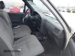 1993 Toyota Pickup DLX с VIN JT4RN93P9P5086184, выставлен на аукционе IAAI как лот 41434389 с пробегом 207 014 миль миль и . История ставок и продаж доступна на DreamBid. Изображение 5.