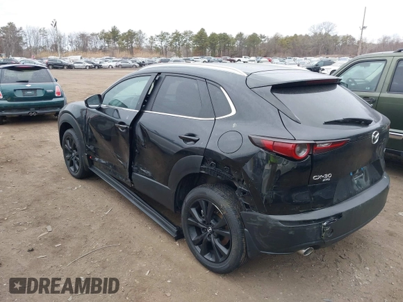 2025 Mazda CX-30 S Select Sport z VIN 3MVDMBBM3SM787607, wystawiony jako IAAI lot #41699529 z przebiegiem 1 920 mil mil oraz . Historia ofert i sprzedaży dostępna na DreamBid. Obrazek 3.