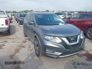 2020 Nissan Rogue SV z VIN JN8AT2MT5LW012503, wystawiony jako IAAI lot #41962390 z przebiegiem 44 266 mil mil oraz . Historia ofert i sprzedaży dostępna na DreamBid. Obrazek 1.