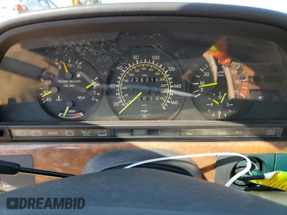 1988 MERCEDES-BENZ 560-CLASS SEC with VIN WDBCA45D0JA390136, listed as a Copart auction lot 72028444 with 226,316 mi miles and Clean Title. Bid and sale history available at DreamBid. Image 9.