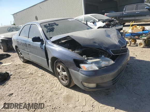1997 Lexus ES 300 Luxury Sport Sdn with VIN JT8BF22G0V0048360, listed as a Copart auction lot 77594284 with 104,072 mi miles and Salvage Title. Bid and sale history available at carsss.com. Image 4.