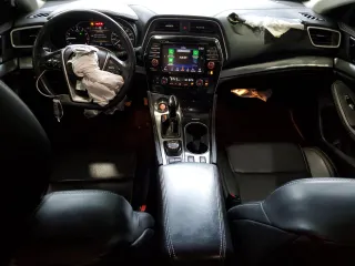 2020 Nissan Maxima SV z VIN 1N4AA6CVXLC369534, wystawiony jako Copart lot #55363295 z przebiegiem 98 438 mil mil oraz Szkoda całkowita • Salvage title. Historia ofert i sprzedaży dostępna na DreamBid. Obrazek 8.