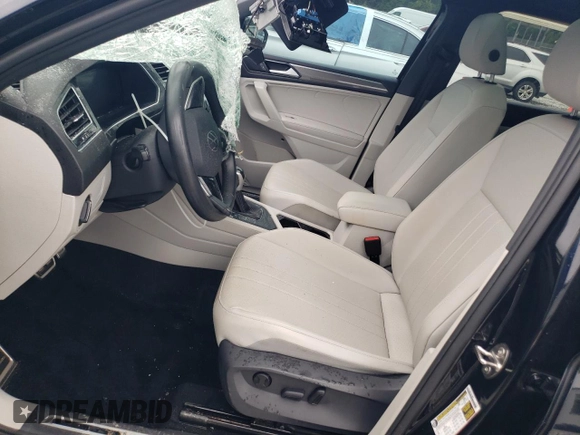 2023 Volkswagen Tiguan SE R-Line Black z VIN 3VVCB7AX5PM030017, wystawiony jako Copart lot #57315575 z przebiegiem 39 577 mil mil oraz Szkoda całkowita • Salvage title. Historia ofert i sprzedaży dostępna na DreamBid. Obrazek 7.