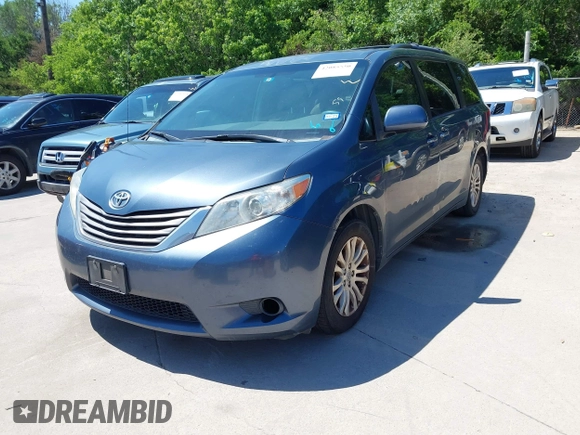 2014 Toyota Sienna XLE with VIN 5TDYK3DC5ES481399, listed as a IAAI auction lot 42085550 with 154,157 mi miles. Bid and sale history available at carsss.com. Image 17.