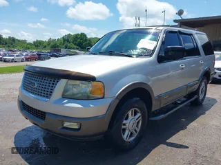 2004 Ford Expedition Special Service z VIN 1FMRU15W84LA30426, wystawiony jako IAAI lot #42375003 z przebiegiem 262 054 mil mil oraz . Historia ofert i sprzedaży dostępna na DreamBid. Obrazek 2.