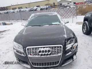 2007 Audi S8 z VIN WAUPN44E67N009650, wystawiony jako IAAI lot #41341680 z przebiegiem 166 611 mil mil oraz . Historia ofert i sprzedaży dostępna na DreamBid. Obrazek 12.