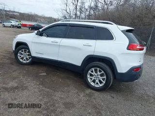 2017 Jeep Cherokee Latitude with VIN 1C4PJMCS7HW635967, listed as a IAAI auction lot 41742842 with 54,782 mi miles and . Bid and sale history available at DreamBid. Image 3.