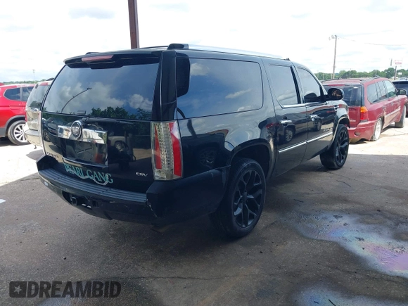 2007 Cadillac Escalade ESV with VIN 1GYFK66827R305133, listed as a IAAI auction lot 42488643 with 306,633 mi miles and . Bid and sale history available at DreamBid. Image 4.