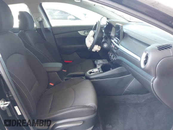 2024 Kia Forte LXS with VIN 3KPF24AD3RE840663, listed as a IAAI auction lot 41858540 with 4,551 mi miles and . Bid and sale history available at DreamBid. Image 5.