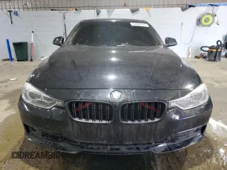 2013 BMW 3 Series 335i xDrive z VIN WBA3B9G54DNP39469, wystawiony jako Copart lot #43903795 z przebiegiem 92 003 mil mil oraz Szkoda całkowita • Salvage title. Historia ofert i sprzedaży dostępna na DreamBid. Obrazek 5.