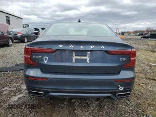 2022 Volvo S60 Momentum with VIN 7JRL12TZ7NG192016, listed as a Copart auction lot 45467324 with 10,928 mi miles. Bid and sale history available at carsss.com. Image 6.