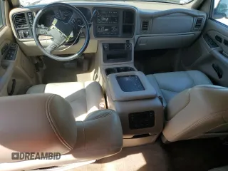 2005 Chevrolet Suburban LS with VIN 3GNFK16Z65G170437, listed as a Copart auction lot 70269704 with 322,030 mi miles and Salvage Title. Bid and sale history available at carsss.com. Image 8.