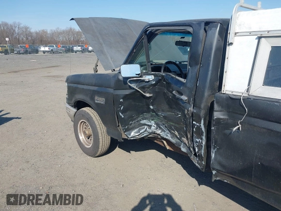 1987 Ford F-150 with VIN 2FTDF15Y2HCB10816, listed as a IAAI auction lot 41770760 with 86,290 mi miles. Bid and sale history available at carsss.com. Image 6.
