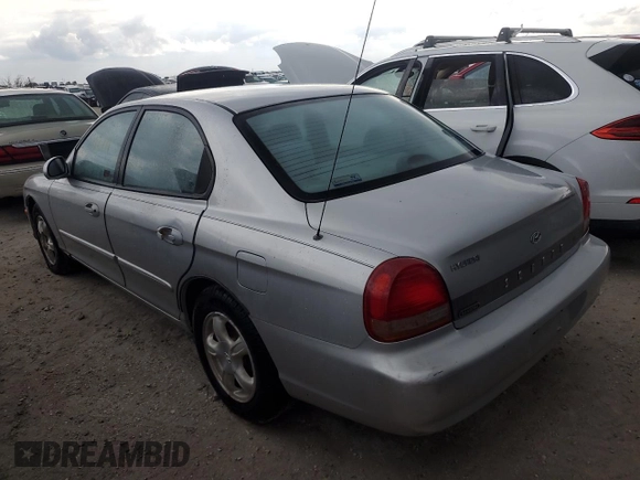 2001 Hyundai Sonata with VIN KMHWF25S71A448175, listed as a Copart auction lot 77603524 with 57,771 mi miles and Non Repairable. Bid and sale history available at carsss.com. Image 2.