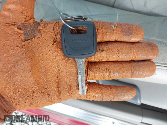 2001 Volvo V40 с VIN YV1VW295X1F632284, выставлен на аукционе IAAI как лот 42426338 с пробегом 161 048 миль миль и . История ставок и продаж доступна на DreamBid. Изображение 11.