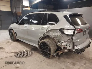 2021 BMW X5 M z VIN 5YMJU0C04M9F63827, wystawiony jako IAAI lot #42351633 z przebiegiem 31 232 mil mil oraz . Historia ofert i sprzedaży dostępna na DreamBid. Obrazek 3.