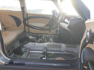 2007 MINI Hardtop with VIN WMWMF33587TU60750, listed as a IAAI auction lot 40640995 with Not Provided miles and . Bid and sale history available at DreamBid. Image 5.